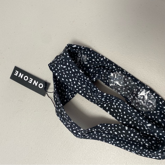 ONEONE bikini bottoms NWT - XS - Picture 2 of 6